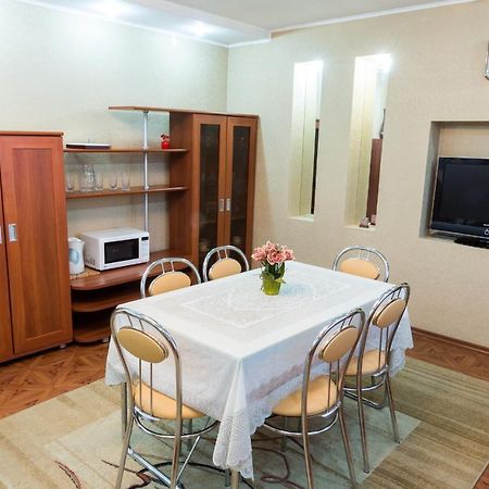 Tourist Hotel Оскемен Екстер'єр фото