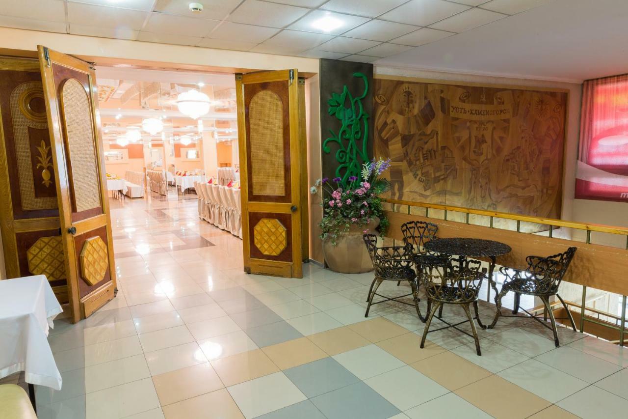 Tourist Hotel Оскемен Екстер'єр фото
