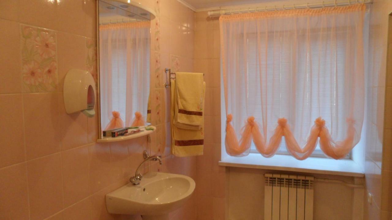 Tourist Hotel Оскемен Екстер'єр фото